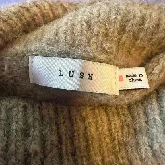 Lush Sweater Dress - Picture 4 of 8